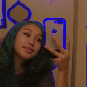 Meet your Posher, Skyla